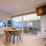 Kalafatis Garden House *