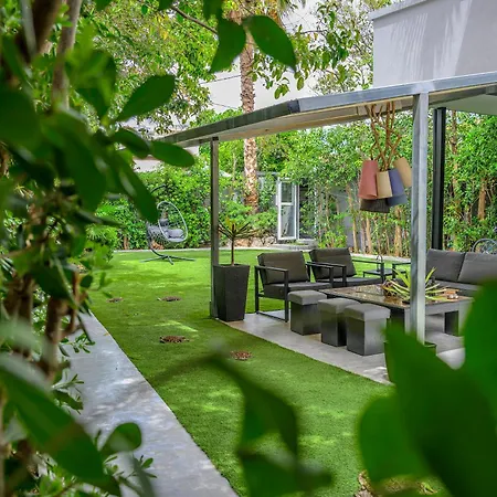 Kalafatis Garden House *